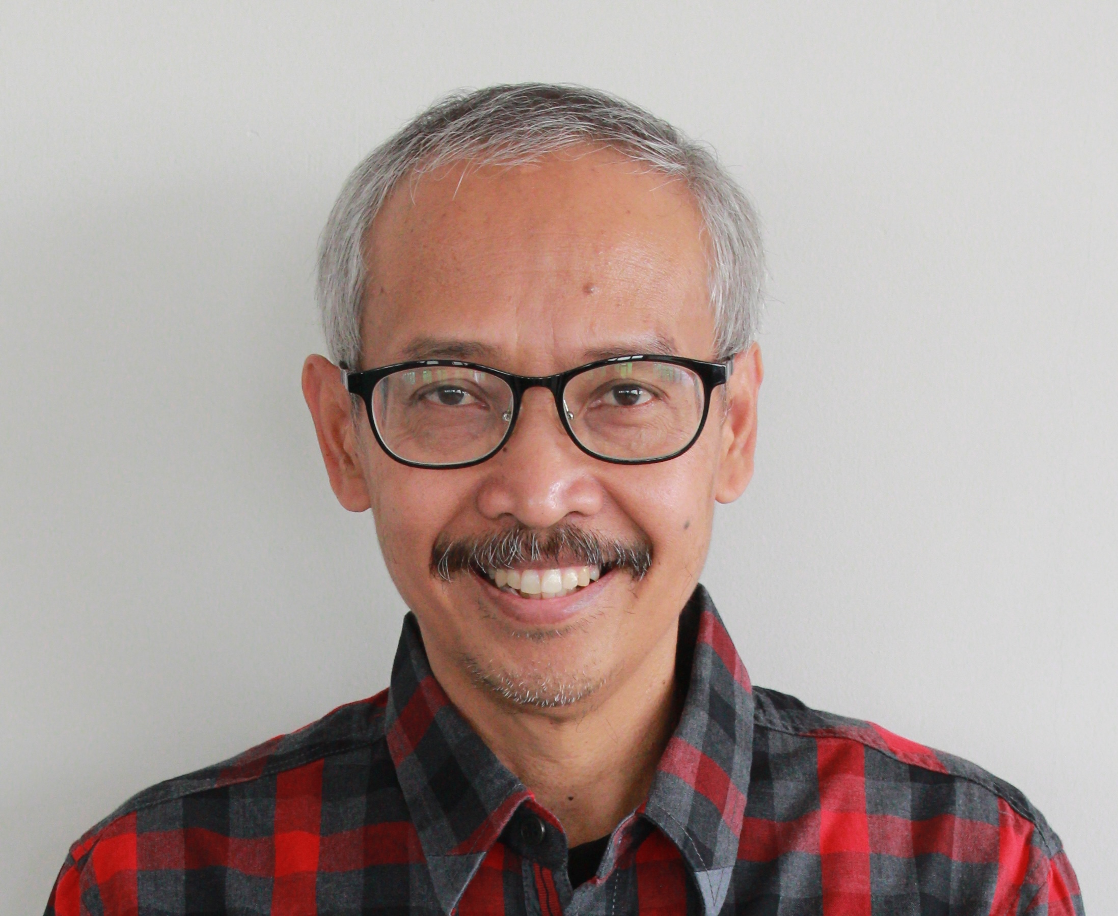 Dr. Amos Sukamto, M.Div., M.Th.